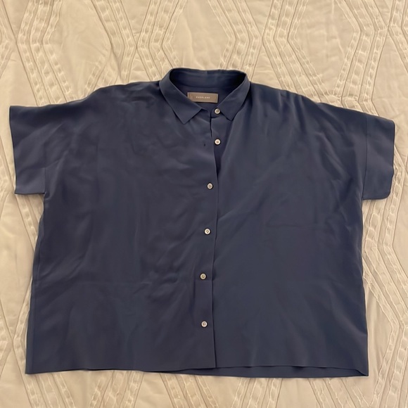 Everlane The Clean Silk Short-Sleeve Square Shirt - Picture 5 of 10
